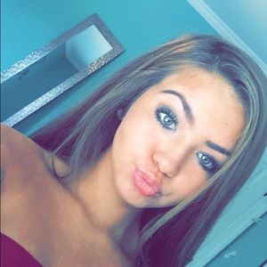 Meet your Posher, Kira